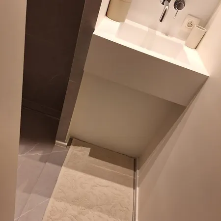 Wellington D3 Full Service Et Parking * クノック・ヘイスト