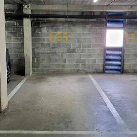 Wellington D3 Full Service Et Parking アパート クノック・ヘイスト