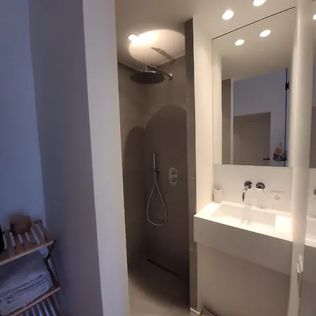 Wellington D3 Full Service Et Parking